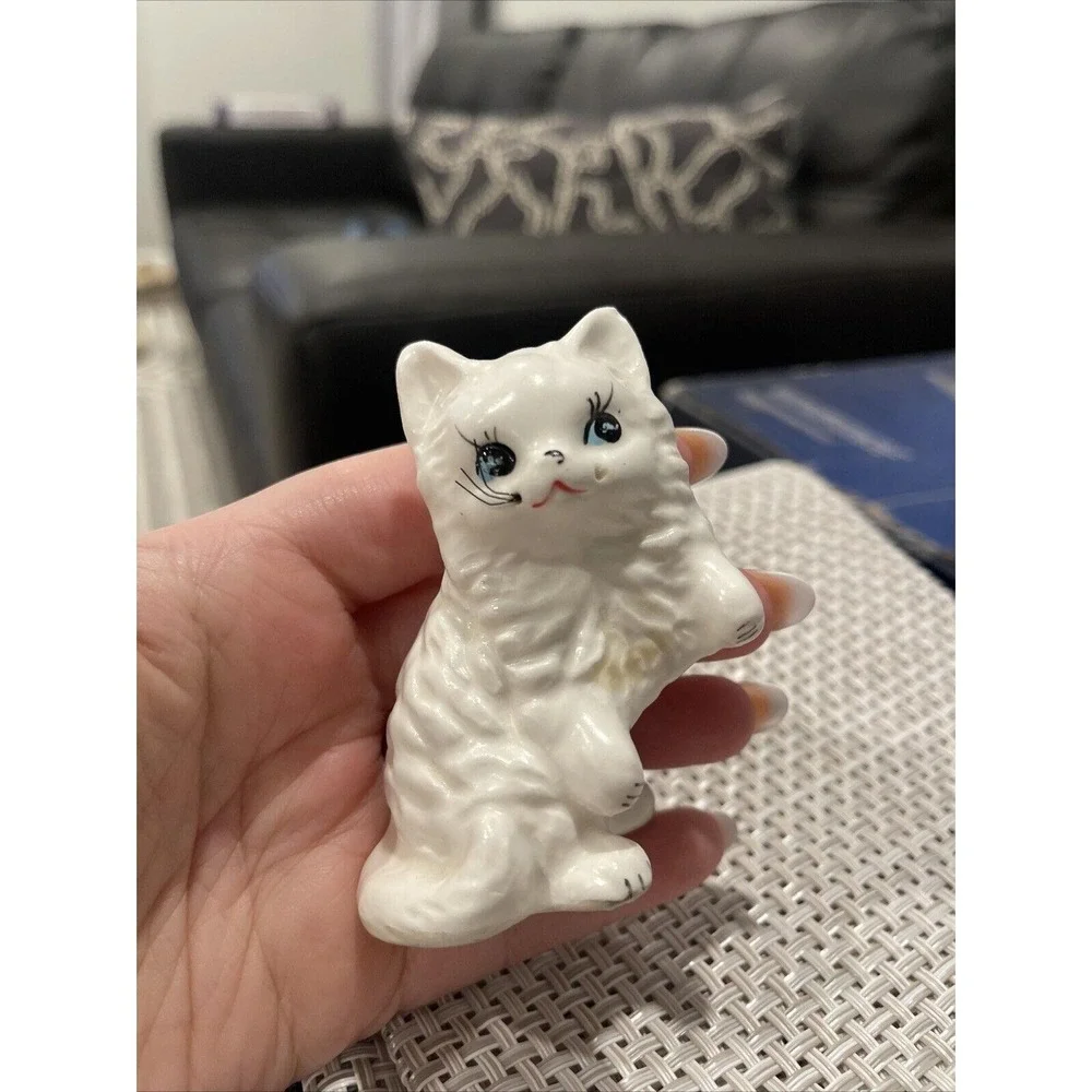 VINTAGE 1984 ENESCO Persian White Cat Figurine BEAUTIFUL 2.25